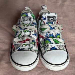 Converse Kids' Chuck Taylor All Star Low Top Sneaker Toddler,White/Dinosaurs, 10